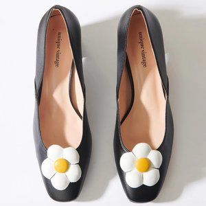 Unique Vintage Black Leatherette Daisy Pumps, NWT
